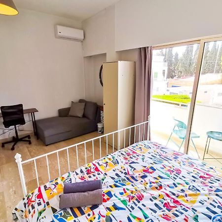 Central Square Nomadic Rooms لارنكا المظهر الخارجي الصورة
