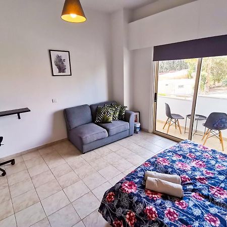 Central Square Nomadic Rooms لارنكا المظهر الخارجي الصورة