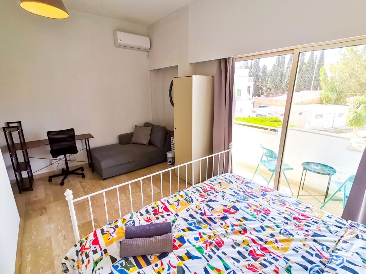 Central Square Nomadic Rooms لارنكا المظهر الخارجي الصورة