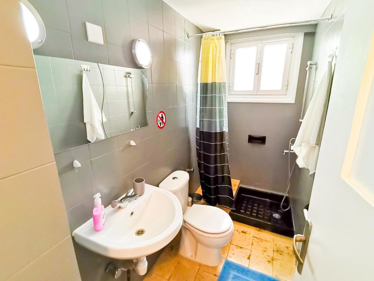 Central Square Nomadic Rooms لارنكا المظهر الخارجي الصورة