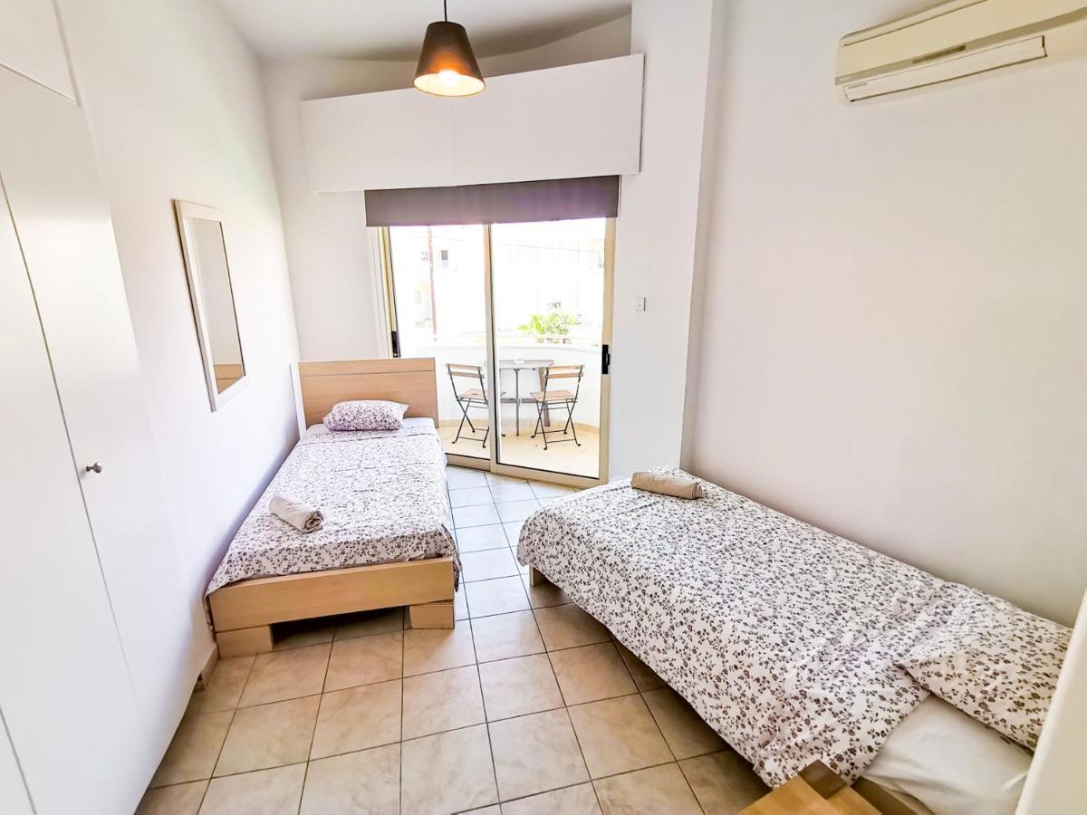Central Square Nomadic Rooms لارنكا المظهر الخارجي الصورة