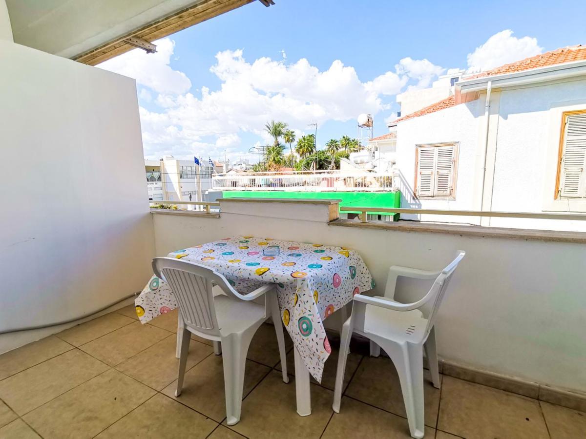 Central Square Nomadic Rooms لارنكا المظهر الخارجي الصورة
