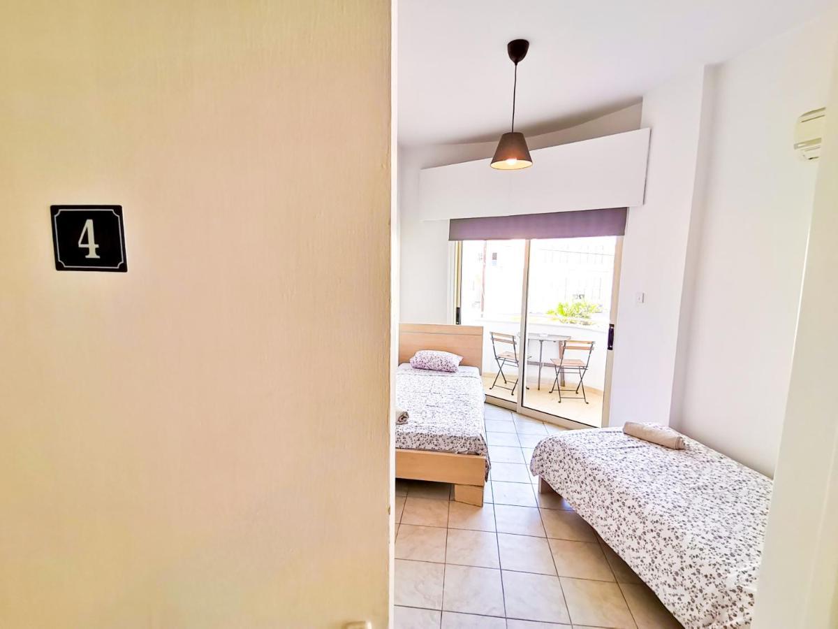 Central Square Nomadic Rooms لارنكا المظهر الخارجي الصورة