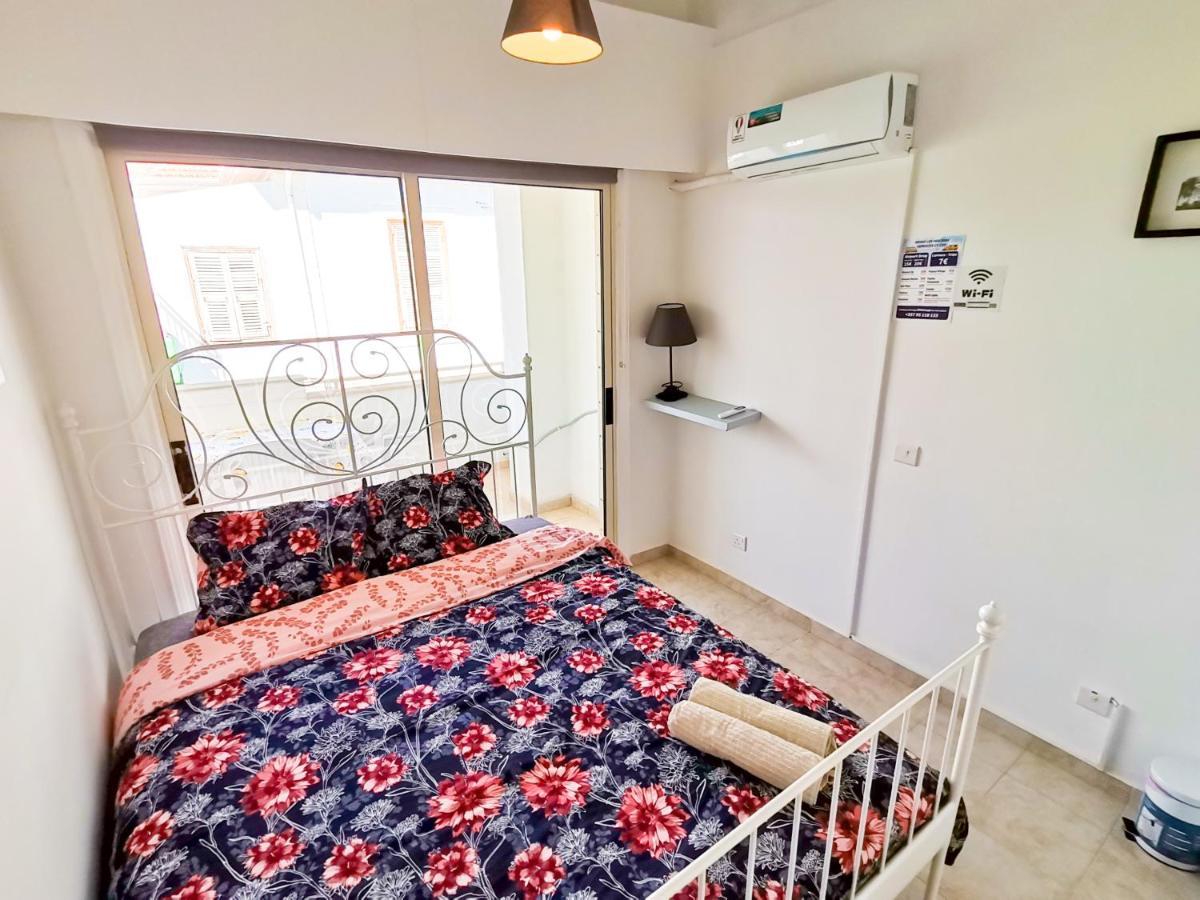 Central Square Nomadic Rooms لارنكا المظهر الخارجي الصورة